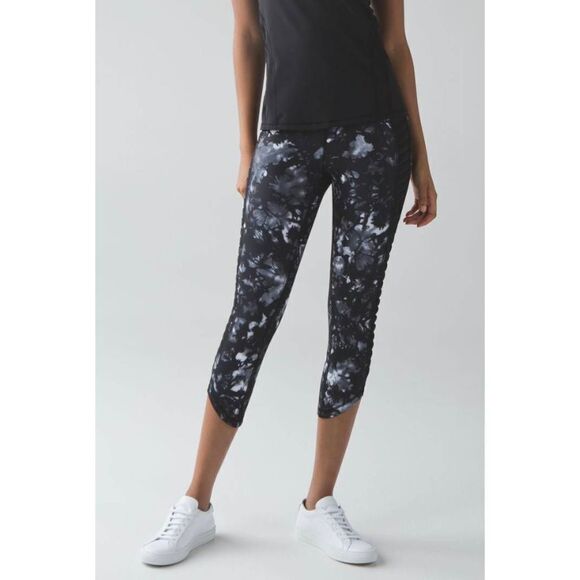 LULULEMON ATHLETICA Sunshine Salutation Crop (Full On Luxtreme) Size 6 - Picture 6 of 10